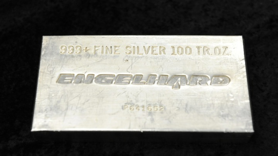 Για πρώτη φορά στην ιστορία, το ασήμι πάνω από τα 75 δολάρια ανά ουγγιά