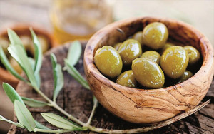 Πληρώνονται 70 ευρώ για λοιπές επιτραπέζιες ελιές και 50 ευρώ για καπνά Βιρτζίνια