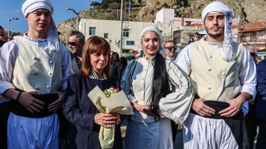 Κατερίνα Σακελλαροπούλου: Το φως θα νικήσει το σκοτάδι