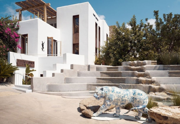 Saint Laurent Greece: 1 εργαζόμενος, 4,6 εκατ. τζίρος
