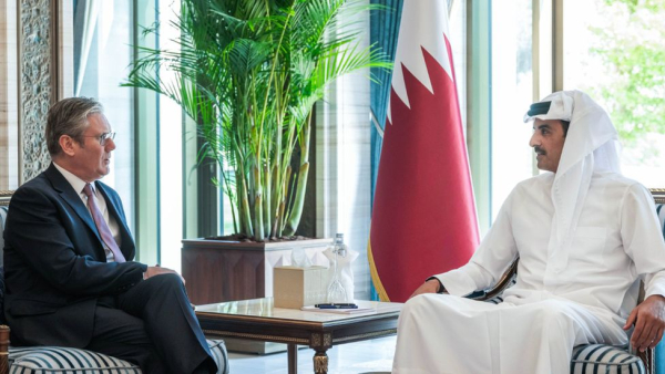 Αναμένεται η συνάντηση του Κιρ Στάρμερ με τον εμίρη του Κατάρ