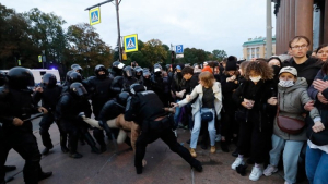 Ρωσία: Συγκρούσεις αστυνομικών με πολίτες που εναντιώνονται στην επιστράτευση