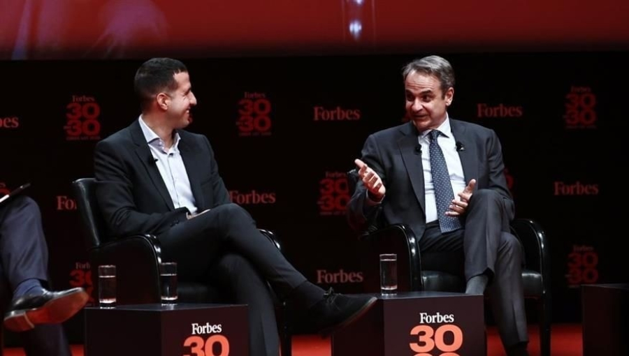 Από αριστερά Παναγιώτης Καραγιάννης, Συνιδρυτής και CEO της MoveoAI, Κυριάκος Μητσοτάκης, Πρωθυπουργός της Ελλάδας