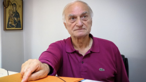 Σε κρίσιμη κατάσταση με εγκαύματα νοσηλεύεται ο Μανώλης Μαυρομμάτης και η σύζυγός του