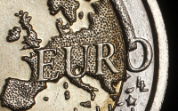 Με άλμα η επιστροφή του ευρώ σε επίπεδα άνω του 1 δολαρίου