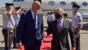 Τον βασιλιά της Ιορδανίας υποδέχθηκε ο Ν. Δένδιας