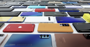 Smartphones: Σε 10ετές χαμηλό οι αποστολές το 2022