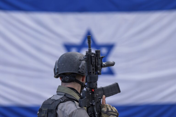 Ο ισραηλινός στρατός συνεχίζει τις επιθέσεις σε παλαιστινιακά εδάφη