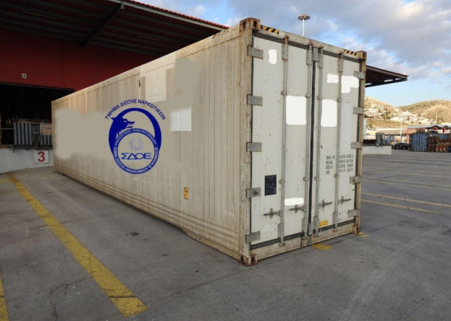 Βρέθηκαν 13 κιλά κοκαΐνης σε container με μπανάνες από τον Ισημερινό στον Πειραιά