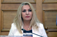 Άννα Μάνη: Ισχυρή φαρμακοβιομηχανία, με περισσότερες επενδύσεις και νέες θέσεις εργασίας