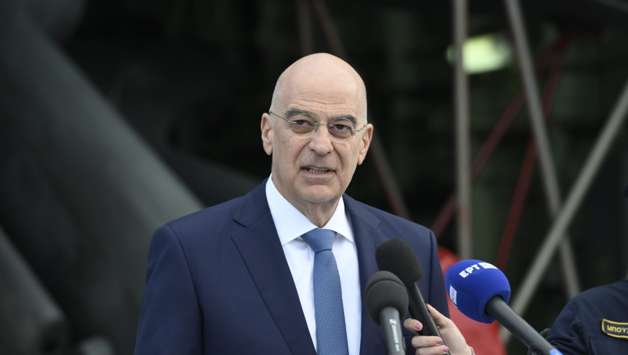 Τις υπουργικές αποφάσεις για τις προκηρύξεις πρόσληψης 2.000 επαγγελματιών οπλιτών υπέγραψε ο Ν. Δένδιας