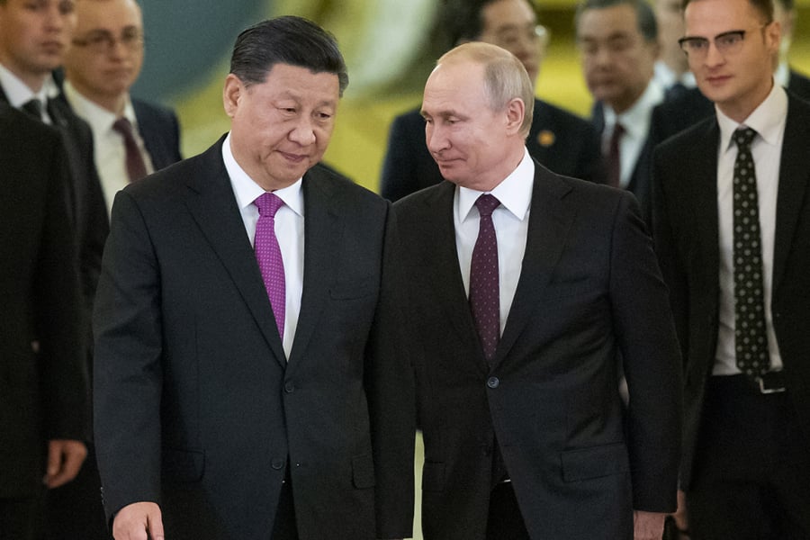 Η Κίνα ζητά την αποκλιμάκωση της έντασης από Ρωσία και Ουκρανία