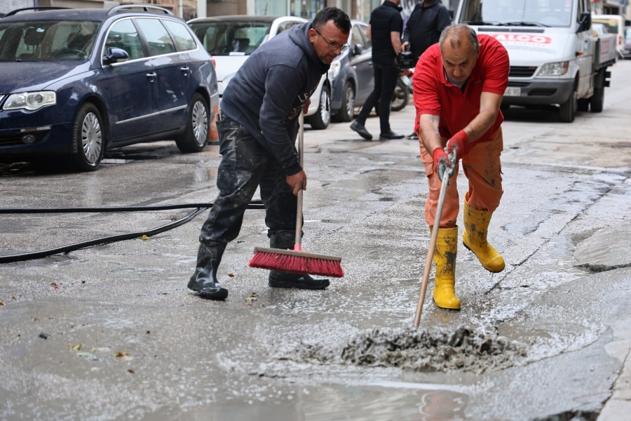 Κυψέλη: Από τα έργα του μετρό το υγρό τσιμέντο που πλημμύρισε τους δρόμους