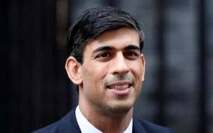 Η Βρετανία αυξάνει τις αμυντικές της δαπάνες