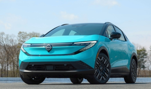 Νέο Nissan LEAF με κρυμμένα σχεδιαστικά στοιχεία και λεπτομέρειες