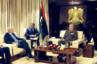 Δένδιας: Μετά το διπλωματικό επεισόδιο στην Τρίπολη της Λιβύης συναντήθηκε με Χαφτάρ στη Βεγγάζη
