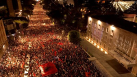 "Ράμα παραιτήσου", αντηχεί παντού στα Τίρανα- Οργισμένοι διαδηλωτές εισβάλλουν στο πρωθυπουργικό γραφείο
