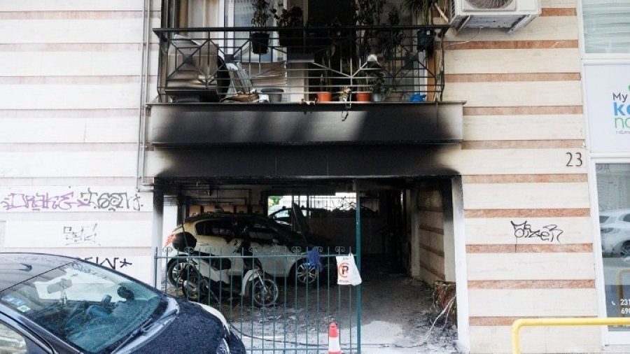 Τριπλή εμπρηστική επίθεση στη Θεσσαλονίκη: Σε πλήρη εξέλιξη οι έρευνες της Αντιτρομοκρατικής