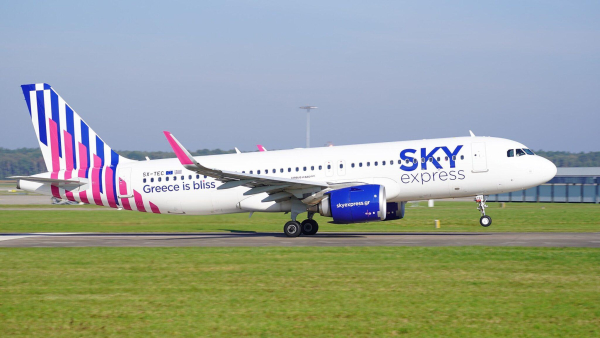 Sky Express: Πώς βοηθά τους τραυματίες της τραγωδίας στα Τέμπη