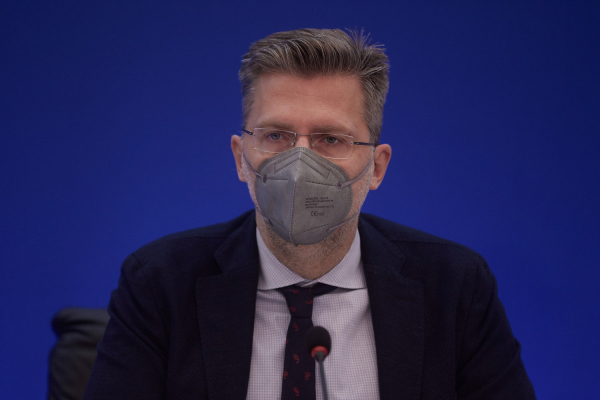 Σκέρτσος: Δεν χρειάζεται πανικός, αρκεί ο εμβολιασμός