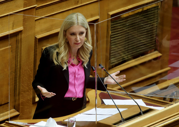 Αραμπατζή για νοθεία στο μέλι: Η αυστηροποίηση των ελέγχων είναι η νέα κανονικότητα στη χώρα