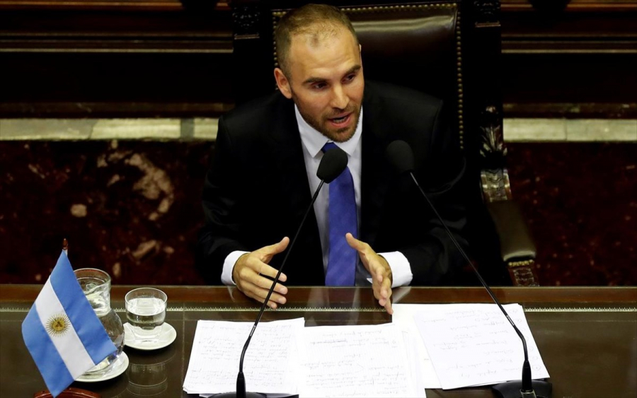 Παραιτήθηκε αιφνιδίως ο ΥΠΟΙΚ της Αργεντινής - Βαθαίνει η πολιτική κρίση