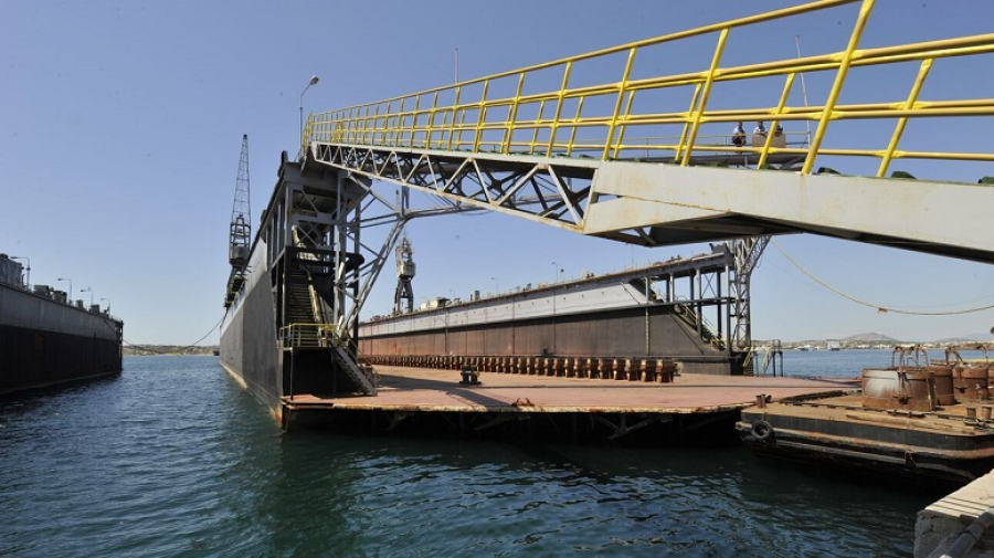 Απεργία εργαζομένων στη ναυπηγοεπισκευαστική ζώνη Περάματος