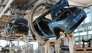 Ευρωπαϊκές αυτοκινητοβιομηχανίες: Νέες στρατηγικές με το βλέμμα στις πωλήσεις