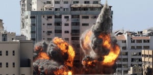 Παλαιστίνη: Στη Γάζα οι ισραηλινοί πύραυλοι κάνουν τους Παλαιστίνιους να ξεχνούν την απειλή του κορονοϊού