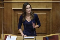 Αχτσιόγλου: "Ασπιρίνες" Σταϊκούρα για τα χρέη της πανδημίας αντί για διαγραφή μέρους των οφειλών
