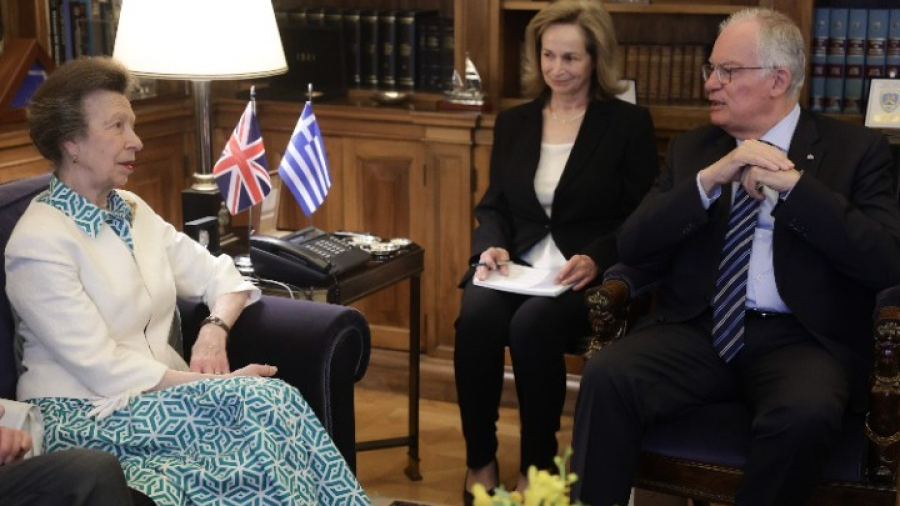 Την πριγκίπισσα Άννα του Ηνωμένου Βασιλείου και τον σύζυγό της δέχθηκε ο Κ. Τασούλας