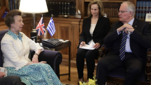 Την πριγκίπισσα Άννα του Ηνωμένου Βασιλείου και τον σύζυγό της δέχθηκε ο Κ. Τασούλας