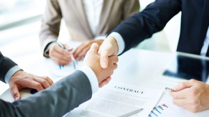 Στα 18 δισ. δολάρια οι διασυνοριακές B2B συναλλαγές το 2030