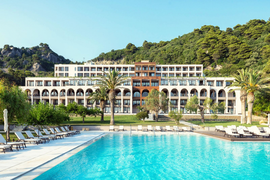 Άνοιξε το Domes of Corfu Autograph Collection (πρώην Grand Hotel)