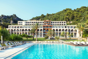 Άνοιξε το Domes of Corfu Autograph Collection (πρώην Grand Hotel)