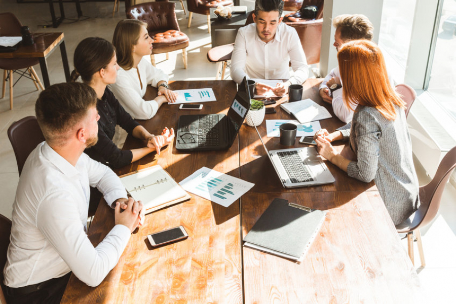 ΕΕ: Τουλάχιστον 40% στα ΔΣ εισηγμένων εταιρειών θα πρέπει να είναι γυναίκες