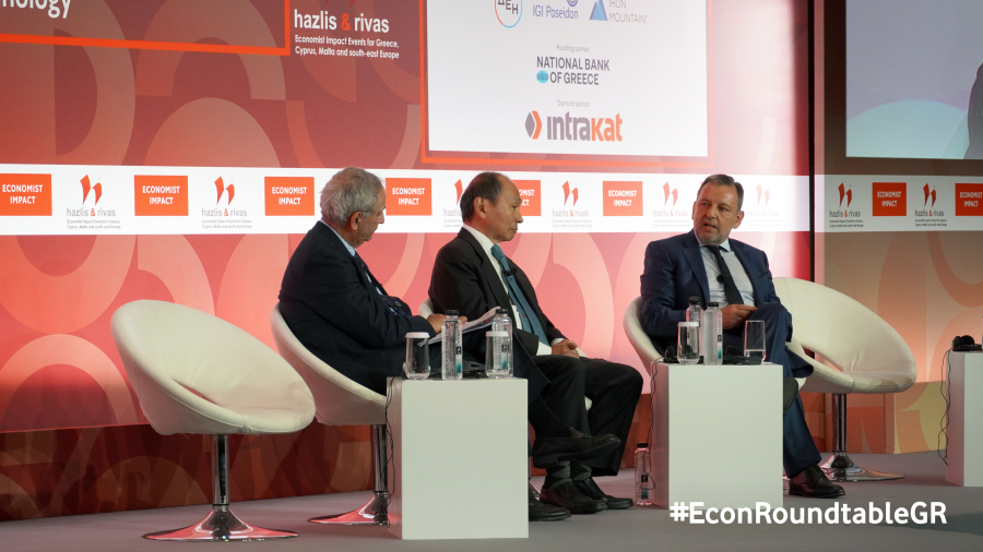 Από αριστερά: Daniel Franklin, Executive Editor and Senior Editor, United States, The Economist, Francis Fukuyama, Senior Fellow, Centre on Democracy, Development and the Rule of Law στο Stanford University, Haris Broumidis Chairman &amp; CEO at Vodafone Greece).
