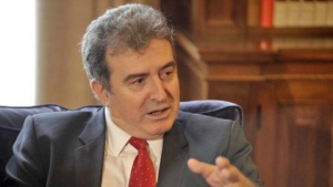 Χρυσοχοΐδης: Σχέδιο για πλήρη απαγόρευση των πατινιών σε ανηλίκους