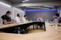 Αιχμές Τσίπρα για την Τρ. Πειραιώς - Συνάντηση με τους εργαζόμενους