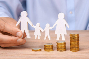 Kαταβάλλονται αύριο σε δικαιούχους κοινωνικών επιδομάτων 325 εκατ. ευρώ μέσω του ΟΠΕΚΑ