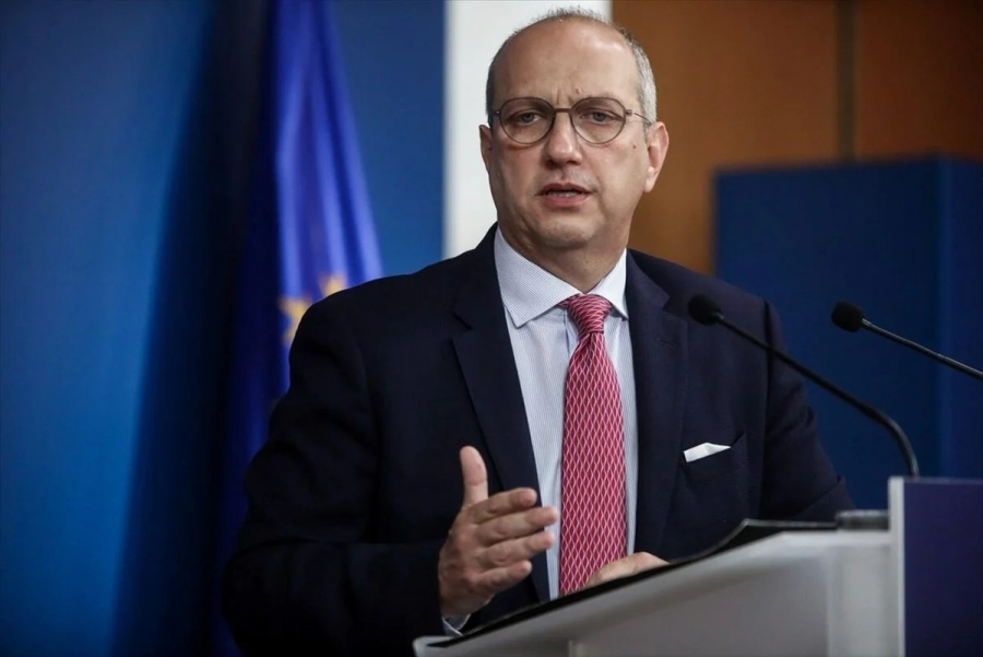 Οικονόμου: Δεν υπάρχει νομικό σφάλμα στην παρακολούθηση Ανδρουλάκη - Αρνείται να ενημερωθεί