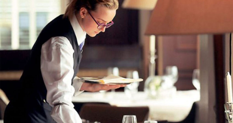 Handelsblatt: Σε διαστάσεις έκτακτης ανάγκης το πρόβλημα έλλειψης εργαζομένων στον τουρισμό