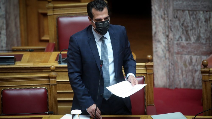 Πλεύρης: Περιμένουμε τις θέσεις των επιστημόνων για το θέμα της μάσκας