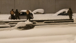 Οχήματα της Πολιτικής Προστασίας σε Παλλήνη και Λ.Κηφισίας για τη μεταφορά οδηγών στην Αττική Οδό