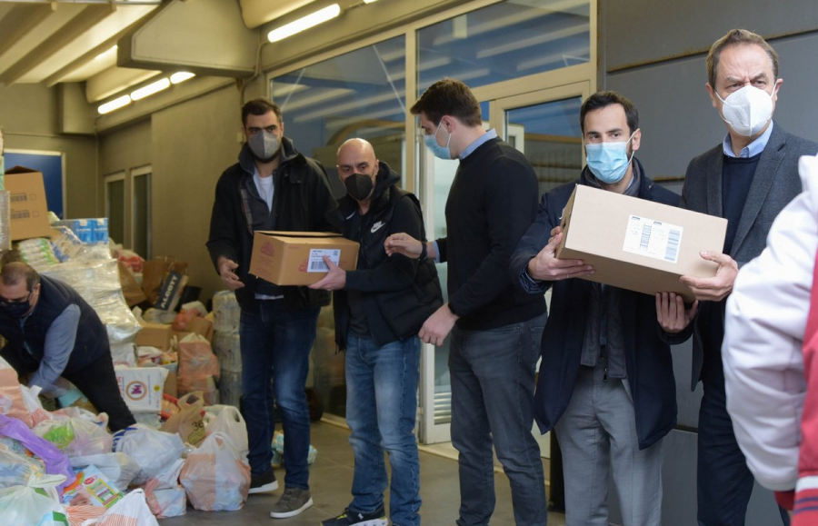 Είδη πρώτης ανάγκης από τη ΝΔ στον Ερυθρό Σταυρό για τους κατοίκους της Ουκρανίας