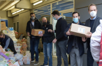 Είδη πρώτης ανάγκης από τη ΝΔ στον Ερυθρό Σταυρό για τους κατοίκους της Ουκρανίας