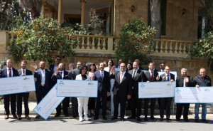 Ο Sir Στέλιος Χατζηιωάννου βράβευσε τους νικητές των “Stelios Bi - Communal Awards”