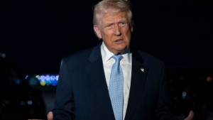 Ο πρώην διευθυντής του FBI κατηγορείται πως απείλησε τη ζωή του προέδρου των ΗΠΑ Τραμπ