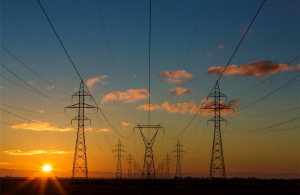 ΙΕΝΕ: Ρήγμα στην οικονομία από τις τιμές ηλεκτρισμού και φυσικού αερίου το 2022