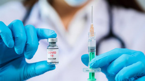 Εμβολιασμός: Ανοίγει σήμερα η πλατφόρμα ραντεβού για την ομάδα 30-39 ετών
